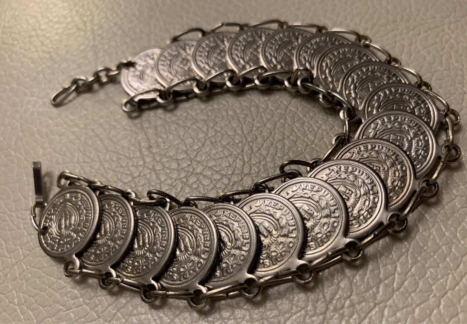Старинные серебряные браслеты