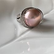 Комплект Розовый жемчуг серьги, кольцо, подвеска в серебре