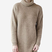 The oversized sweater with a high neckline