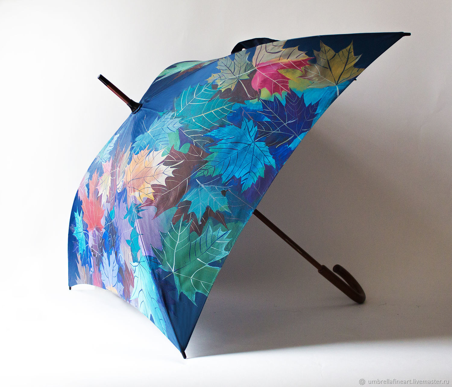 Бумажный зонтик. Необычные зонты. Креативный зонт. Декорированные зонтики. Зонтик с листьями.