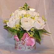 Large basket with roses