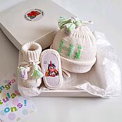 Подарок новорожденному: Комплект плед и носочки