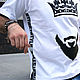 Крутая белая футболка Борода и корона, рэп футболка с лампасами. Футболки и майки мужские. Лариса дизайнерская одежда и подарки (EnigmaStyle). Ярмарка Мастеров.  Фото №6
