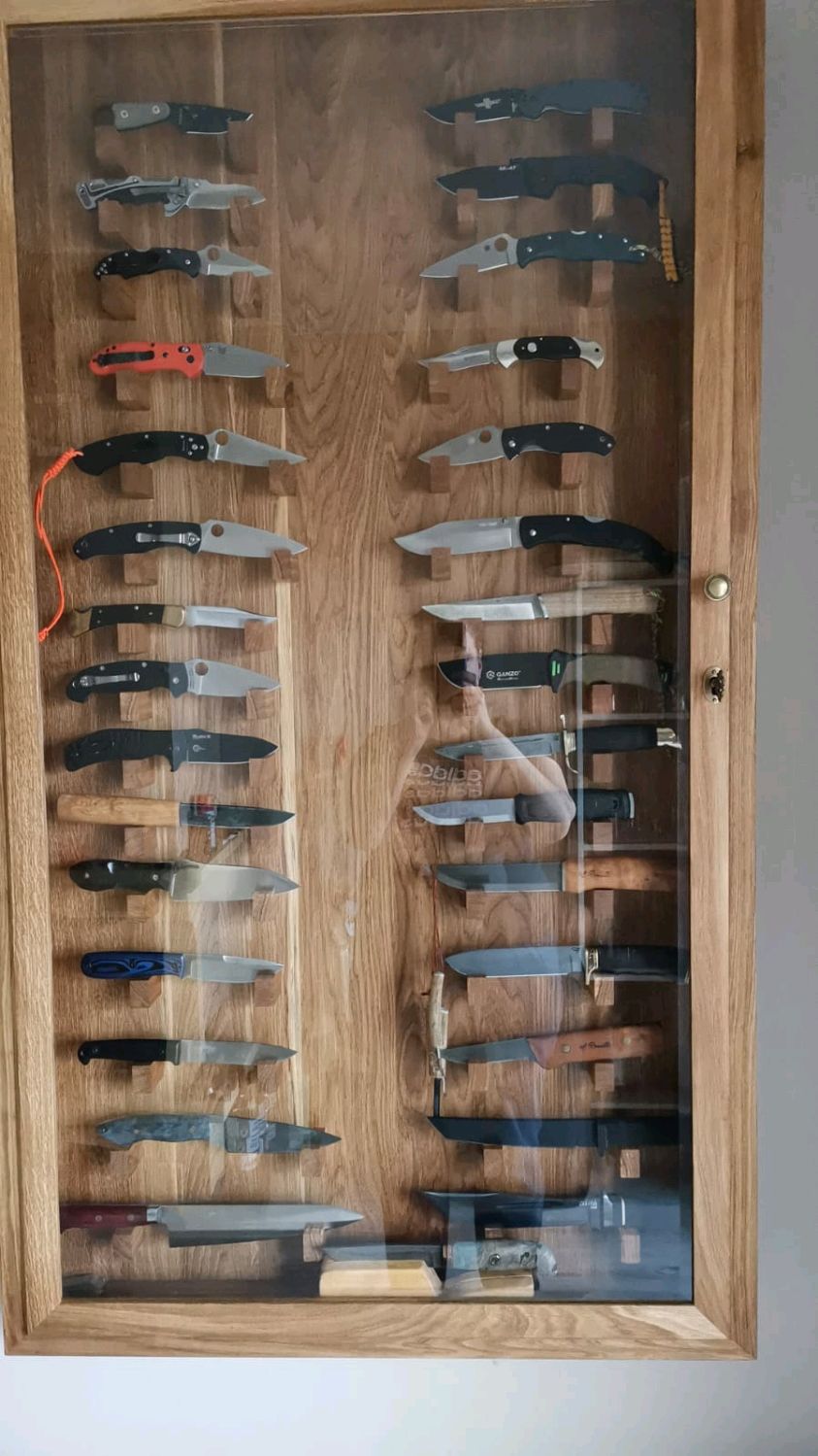 шкаф для коллекционирования ножей
