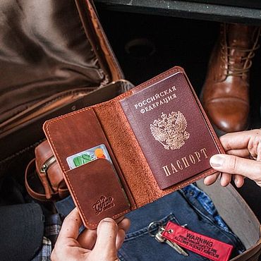 Аксессуары ручной работы. Ярмарка Мастеров - ручная работа Обложка на паспорт кожаная из винтажной кожи рыжего цвета. Handmade.