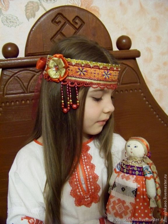 Народная повязка на голову. Славянский головной убор очелье. Русские головные украшения. Русские народные повязки на голову. Повязка на голову в народном стиле.
