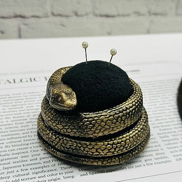 Материалы для творчества ручной работы. Ярмарка Мастеров - ручная работа Игольница Змея цвет на выбор. Handmade.