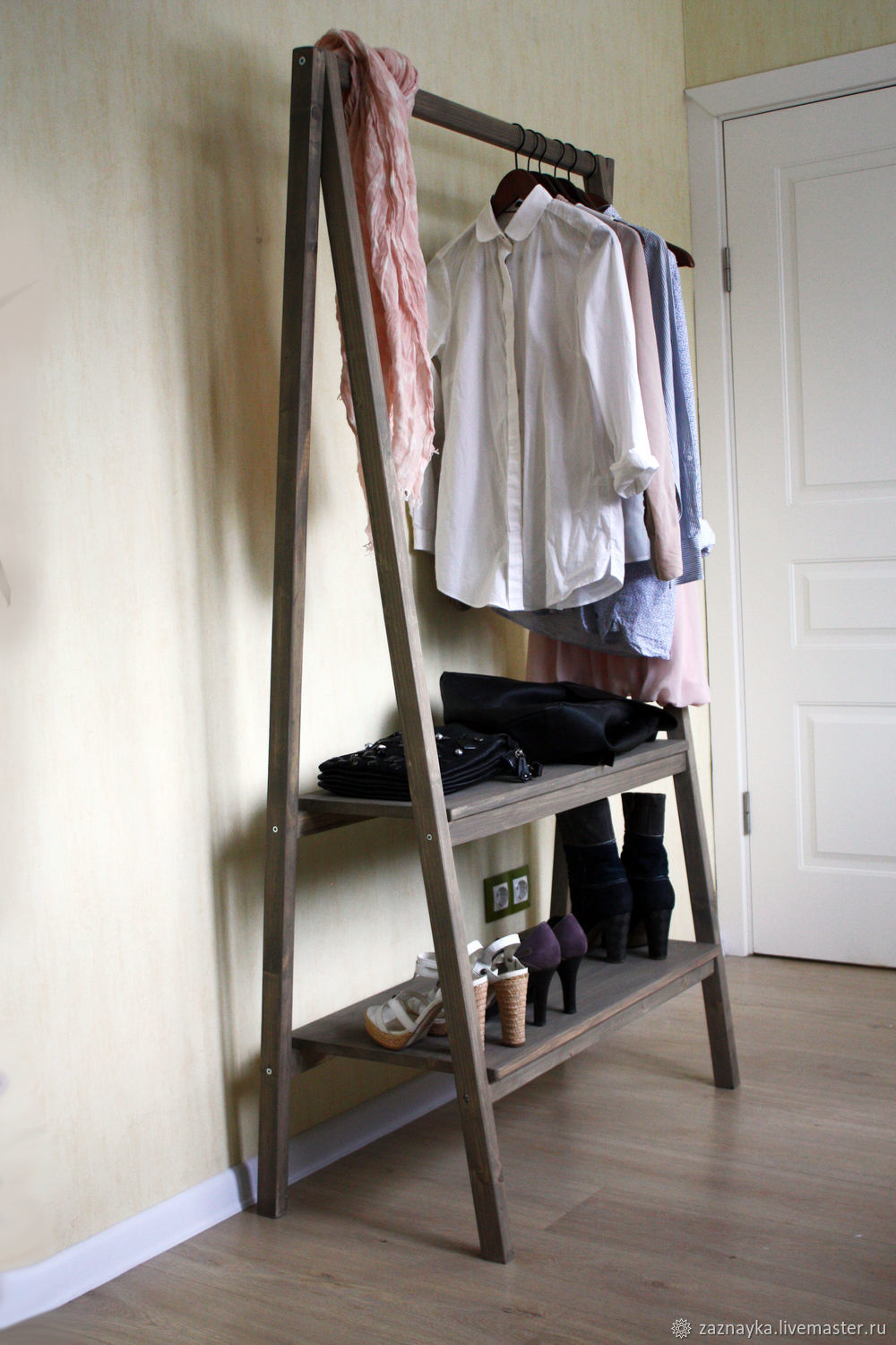 Икеа вешалка напольная для одежды деревянная в спальню