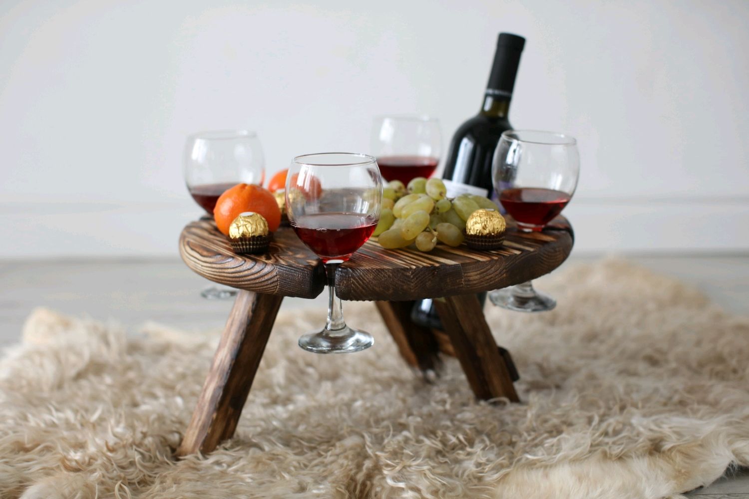 Стол для дегустации вина