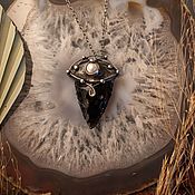 Украшения ручной работы. Ярмарка Мастеров - ручная работа Colgante de Obsidiana, metal y perla (p-011-13). Handmade.