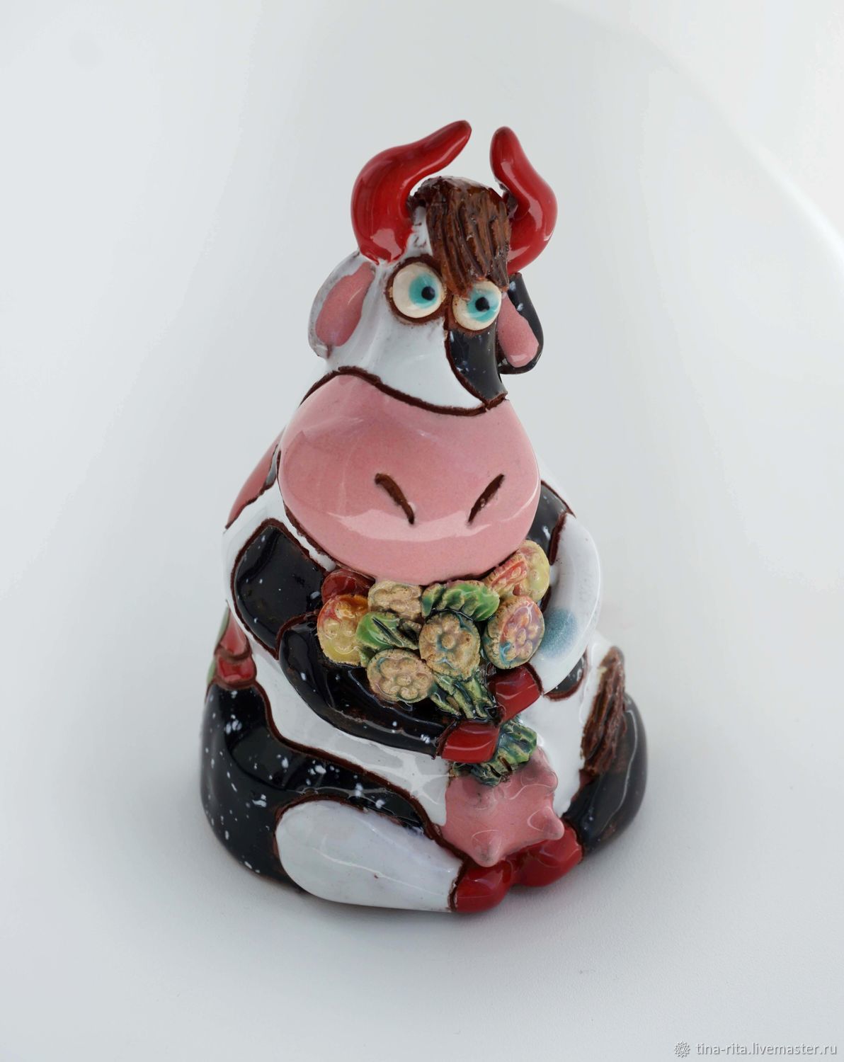 Жизнь с коровкой белл. Коровка с колокольчиком. Коровка с бубенчиком. Колокольчик "коровка" 16 см. Игрушка СССР коровка с колокольчиком