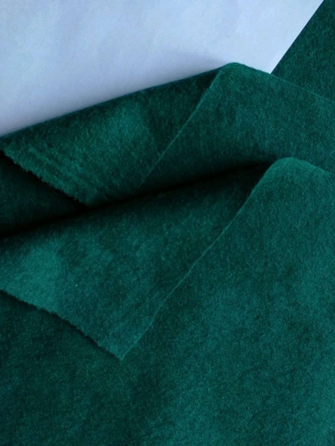 Кармазин шерстяное сукно. Ткань пальтовая. Сукно фото. Сукно 2533. Кармазин шерстяное сукно.