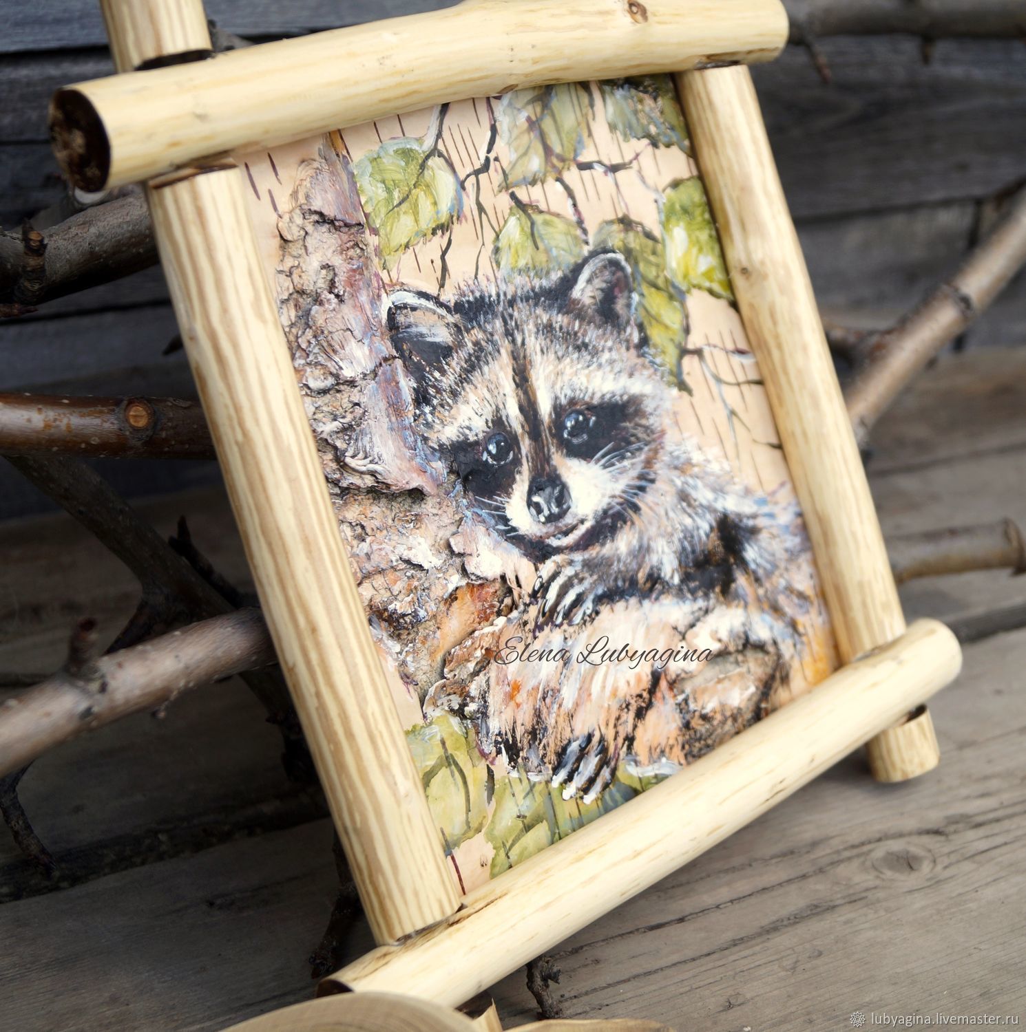 Картина на бересте Енот на дереве Картина с животным купить в интернет ...