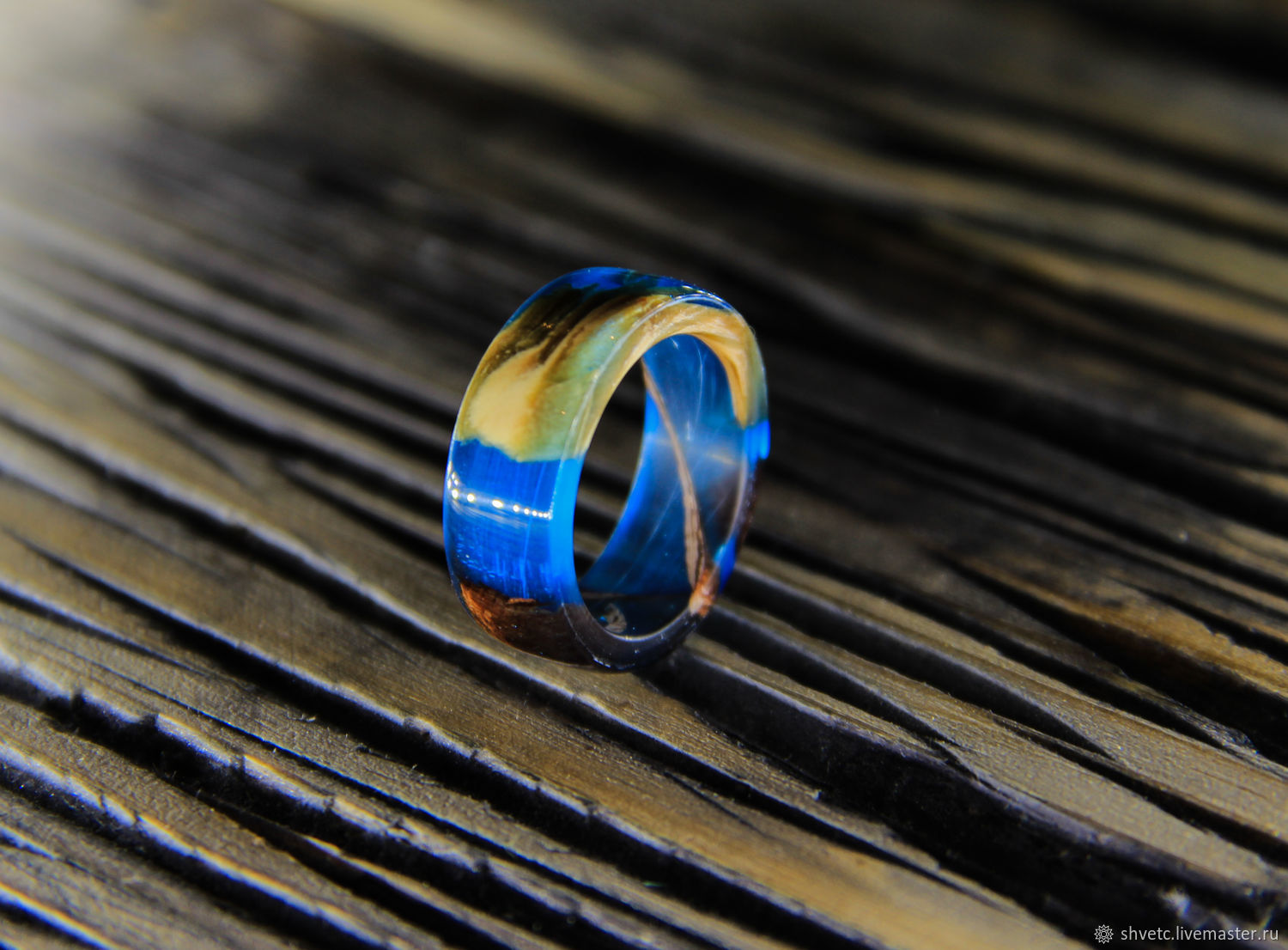 Кольца с синим золотом