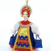 Кукла фарфоровая в кавказском мужском костюме Карабдинец в бурке