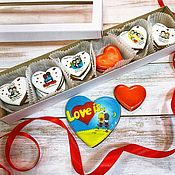 Сувениры и подарки handmade. Livemaster - original item Micro-corrugated cardboard box with a window for gingerbread and candy # №1. Handmade.