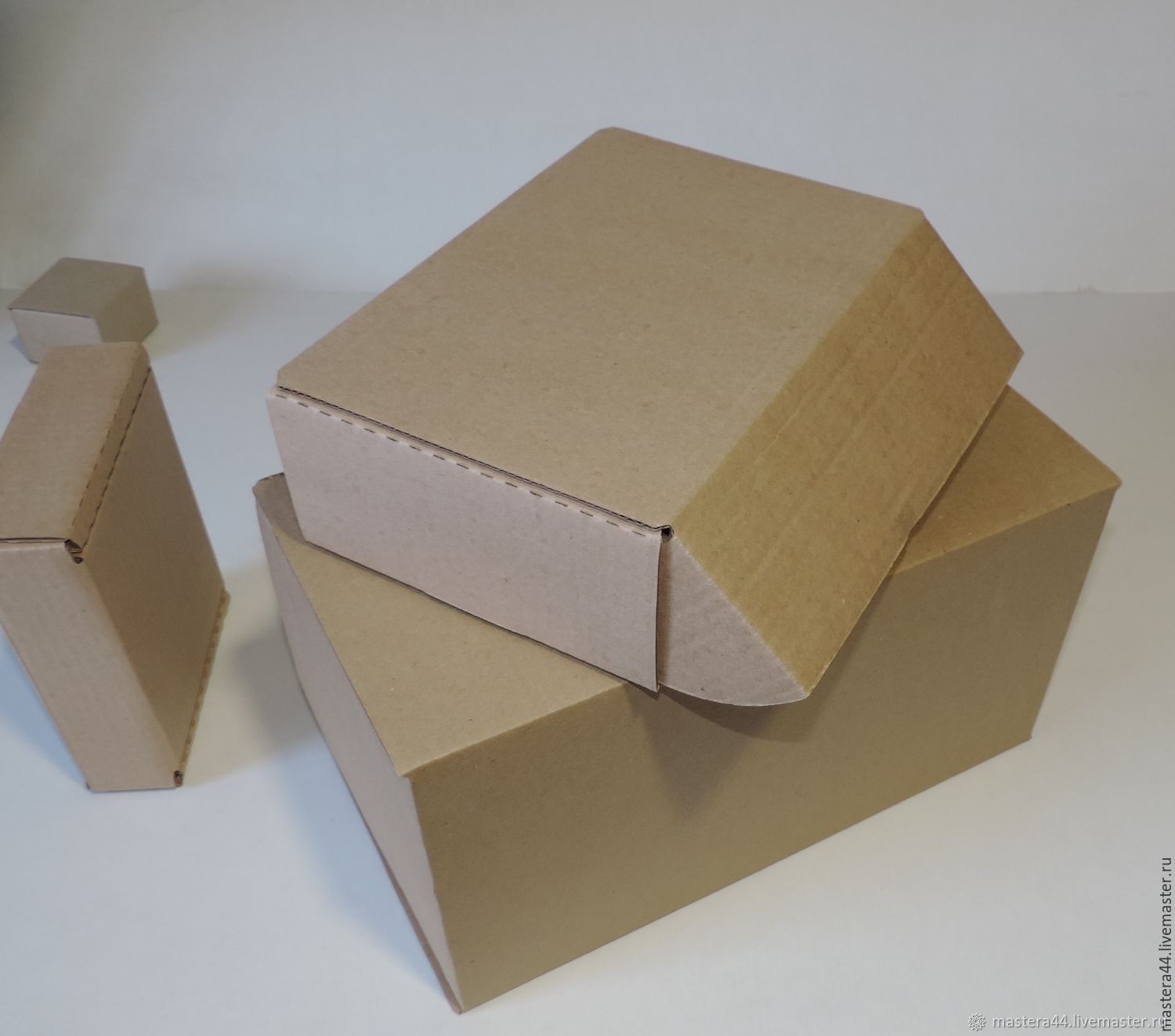 Коробка с линейками. Коробки из картона. Коробка картон клапан. Коробки гофрокартон. Картонная коробка с клапаном.
