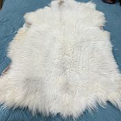Бежевый ковёр/плед из натуральной овчины ( мутон)