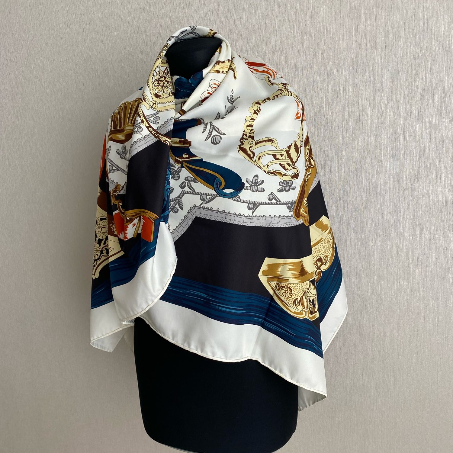 Винтаж: Шелковый платок HERMES 140/140 купить в интернет-магазине ...