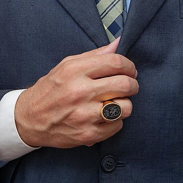 Украшения ручной работы. Ярмарка Мастеров - ручная работа Золотой перстень мужской с ониксом. Мужской перстень-печатка из золота. Handmade.