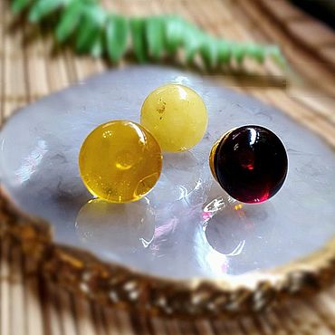 Украшения ручной работы. Ярмарка Мастеров - ручная работа Янтарь. Брошки "Три конфетки" янтарь комплект. Handmade.