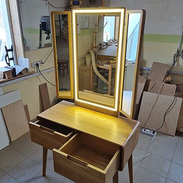 Для дома и интерьера ручной работы. Ярмарка Мастеров - ручная работа Туалетный столик с зеркалом и подсветкой. Handmade.