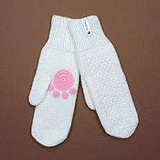 Аксессуары handmade. Livemaster - original item Mittens with paws and a fluffy white Cat knitted. Handmade.