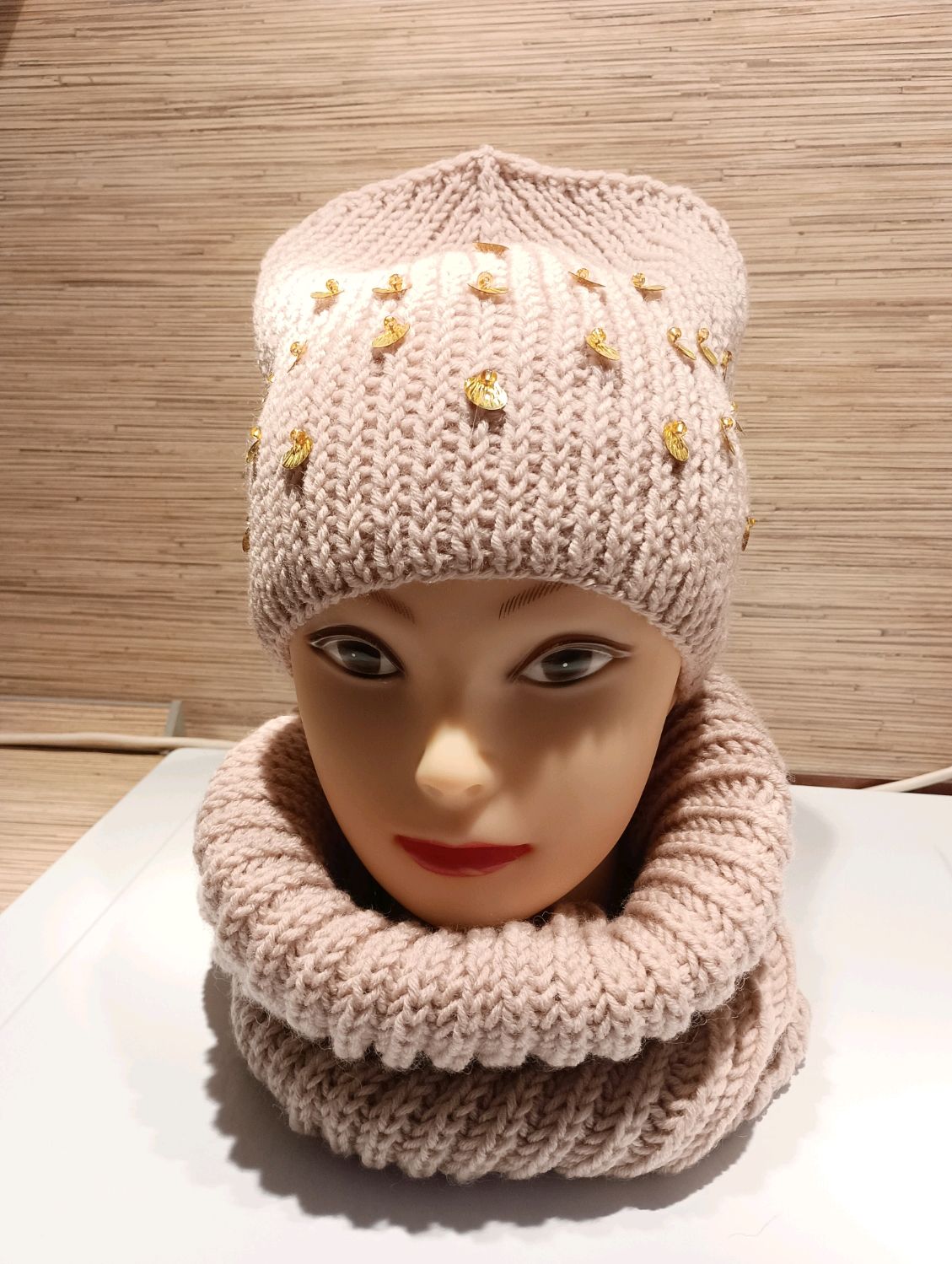 Декор для вязаных шапок | Прическа и макияж