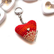 Сувениры и подарки ручной работы. Ярмарка Мастеров - ручная работа Keychain 5 cm Knitted Heart Scarlet Jacquard. Handmade.