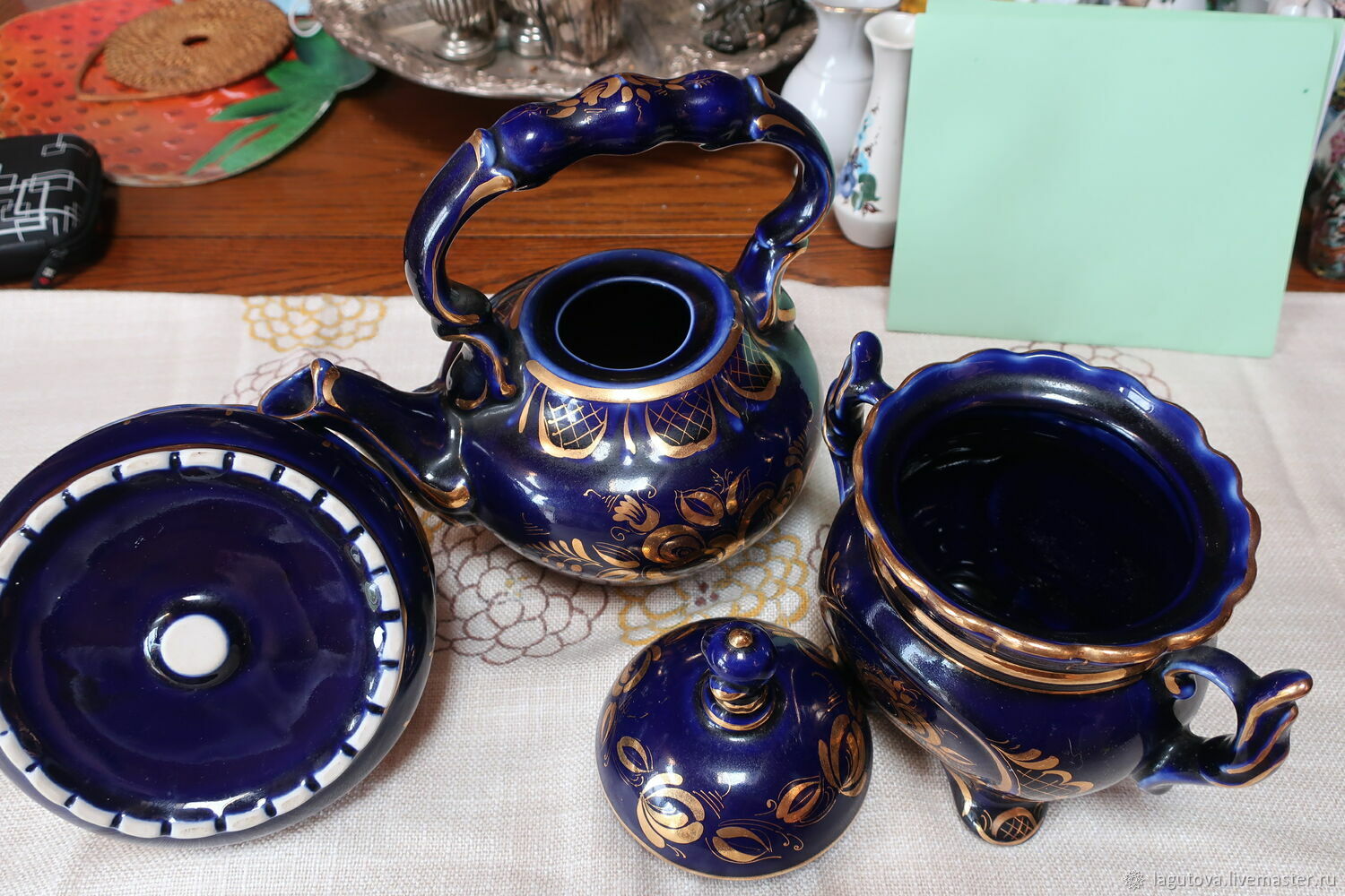 Винтаж: Фарфоровый набор чайной посуды -чайник сахарница и конфетница .