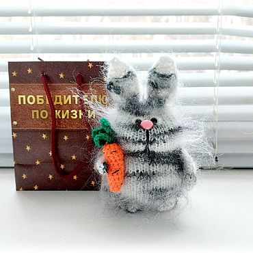 Куклы и игрушки ручной работы. Ярмарка Мастеров - ручная работа Зайка Ёршик с морковкой. подарок. сувенир.. Handmade.