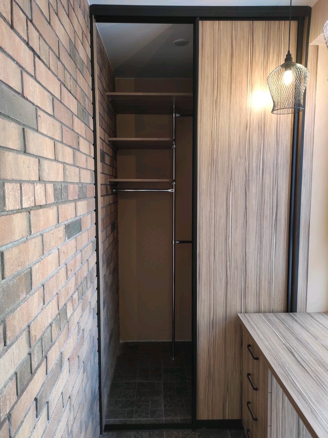 Шкаф-купе на лоджию в интернет-магазине Ярмарка Мастеров по цене 65000 ...