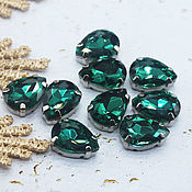 Материалы для творчества handmade. Livemaster - original item Rhinestones drops 14/10 mm Green emerald in a frame. Handmade.