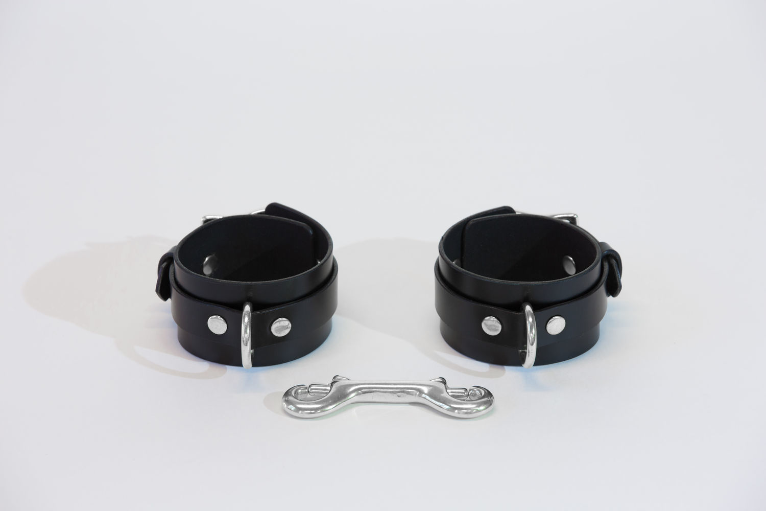 Bondage handcuffs