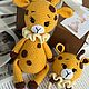Подарочный набор для малыша «Жирафы». Амигуруми куклы и игрушки. DIKAYA SHOP. Интернет-магазин Ярмарка Мастеров.  Фото №2