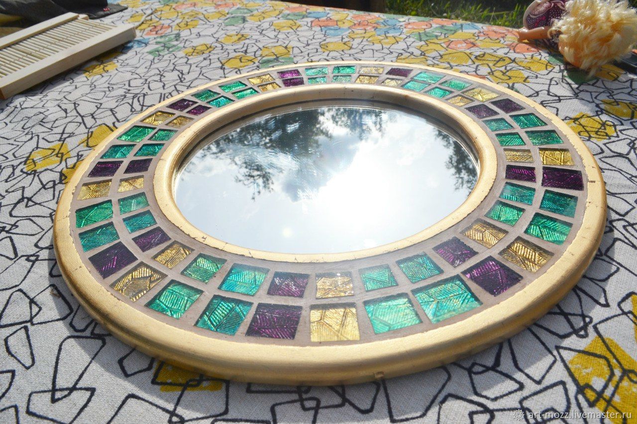 Мозаика объявления. Мозаика Mosaic Mirror dw7msc11. Зеркальце из мозаики. Зеркало круглое мозаика из Туниса. Мастер класс зеркало с мозаикой.