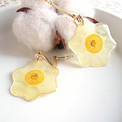 Украшения handmade. Livemaster - original item Stud Earrings Pussets with Real Flowers Micronarcissa Gold. Handmade.