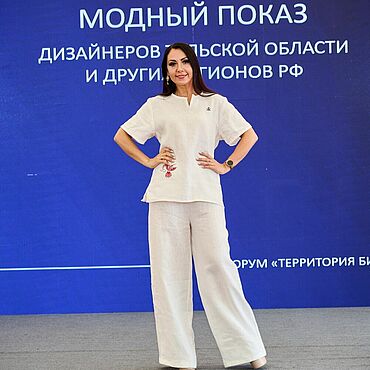 Одежда ручной работы. Ярмарка Мастеров - ручная работа Блузка женская из льна с вышитым узором "Ласточка II". Handmade.