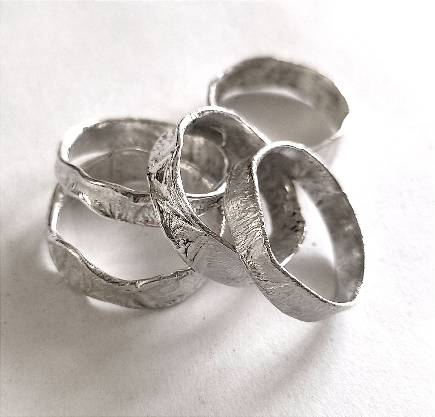 Комплект колец москва. Набор колец бижутерия. Комплект колец москва. Кольцо неделька белое золото. Комплект колец москва.