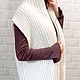 Жилетка  женская с капюшоном  вязаная белая тёплая. Жилеты. AccessoriesWool мягко и комфортно. Интернет-магазин Ярмарка Мастеров.  Фото №2