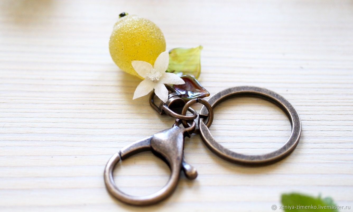 Украшение на карабине для сумки/ключей "Цветущий Лимон"