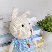 Knitted bunny 