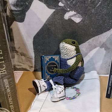 Вязаная лягушка интерьерная игрушка. Stitch by Stitch броши из бисера, вышивка и игрушки. Для дома и интерьера ручной работы - Ярмарка Мастеров Для дома и интерьера ручной работы. Ярмарка Мастеров - ручная работа Вязаная лягушка интерьерная игрушка. Handmade.