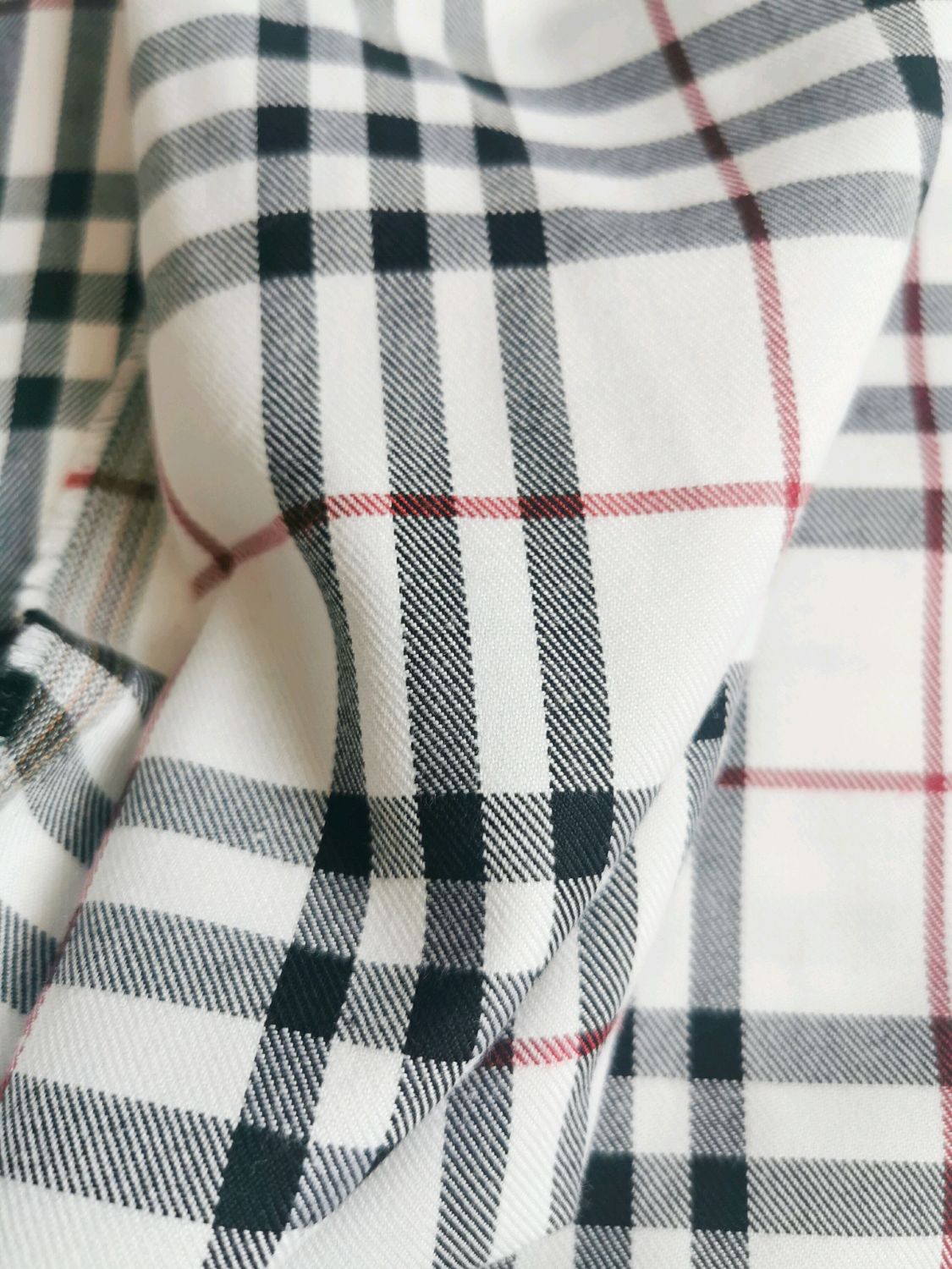 Костюмная в клетку Burberry Белая Плательная Ткань в клетку купить в ...