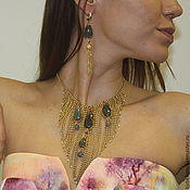 Necklace-transformer made of silk and rose quartz