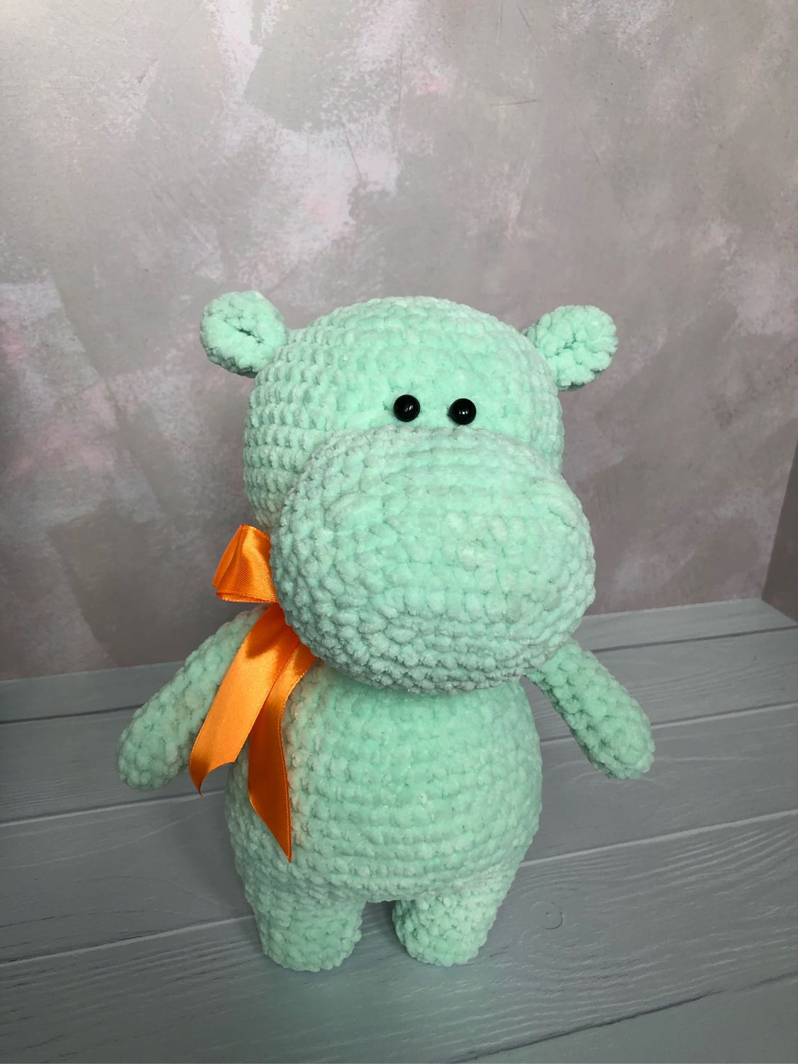 Смешной бегемот крючком. Бегемоша бетти крючком. Бегемот амигуруми крючком. Бегемот мелман амигуруми. Вязаный бегемот.