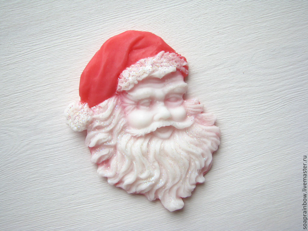 Дед мороз из мыла. Новогоднее мыловарение. Мыловарение новый год. Мыло дед мороз. Новогоднее мыло ручной работы дед мороз.