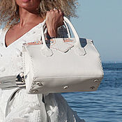 Сумки и аксессуары handmade. Livemaster - original item Women`s white handmade bag made of Buffalo leather with a stamp. Handmade.