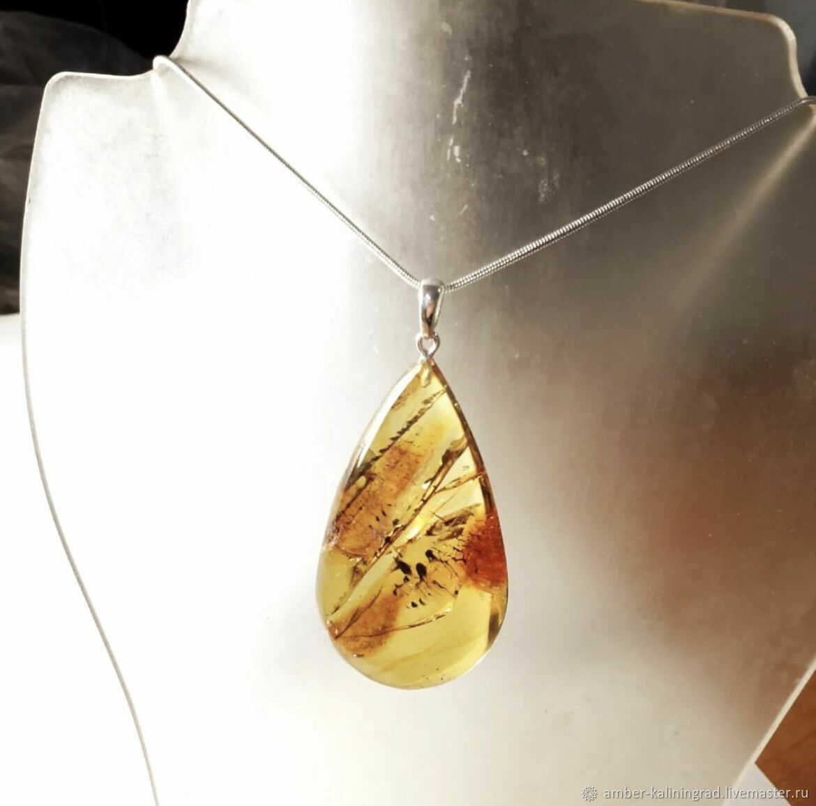 Large pendant made of natural Baltic amber (417), Pendant, Kaliningrad,  Фото №1