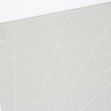 Материалы для творчества ручной работы. Ярмарка Мастеров - ручная работа Раскройный Мат А4 | Светло серый |. Handmade.